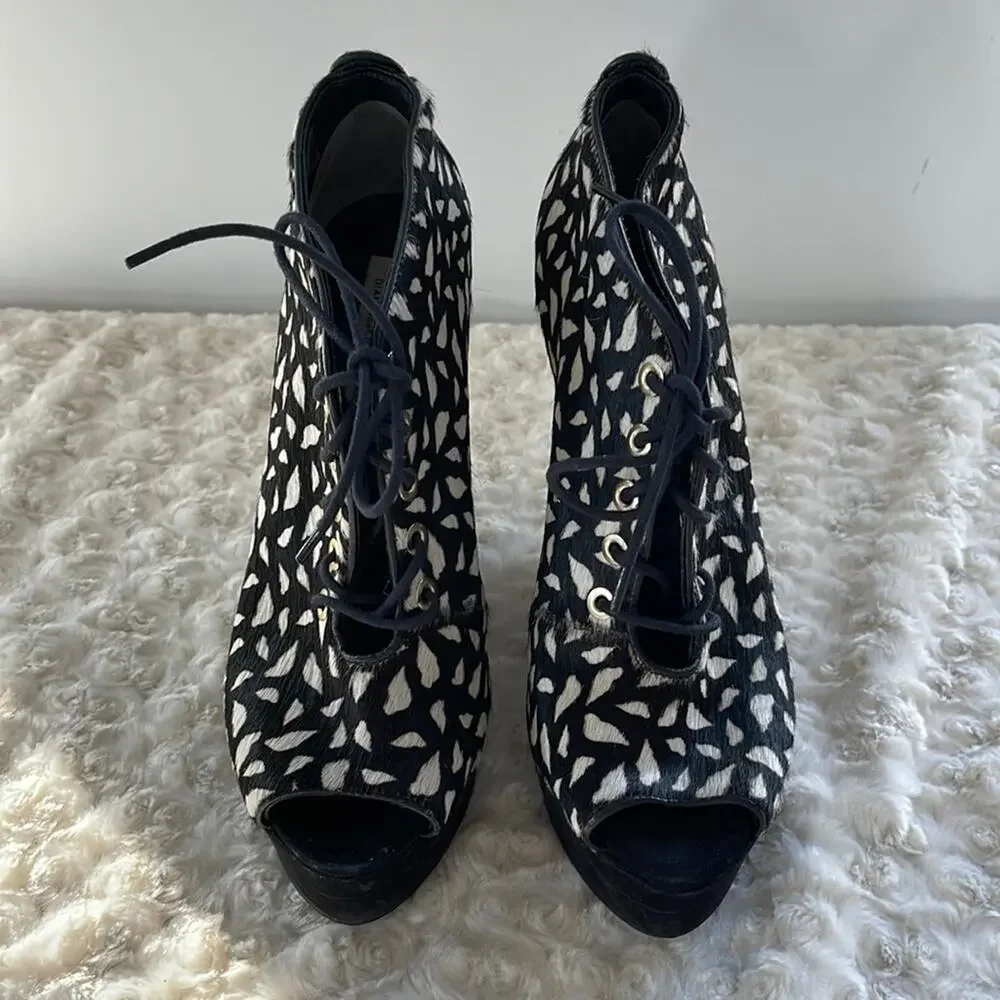 Diane Von Furstenberg Open Toes Wedge Ankle Boots Animal Print Size 8.5 M